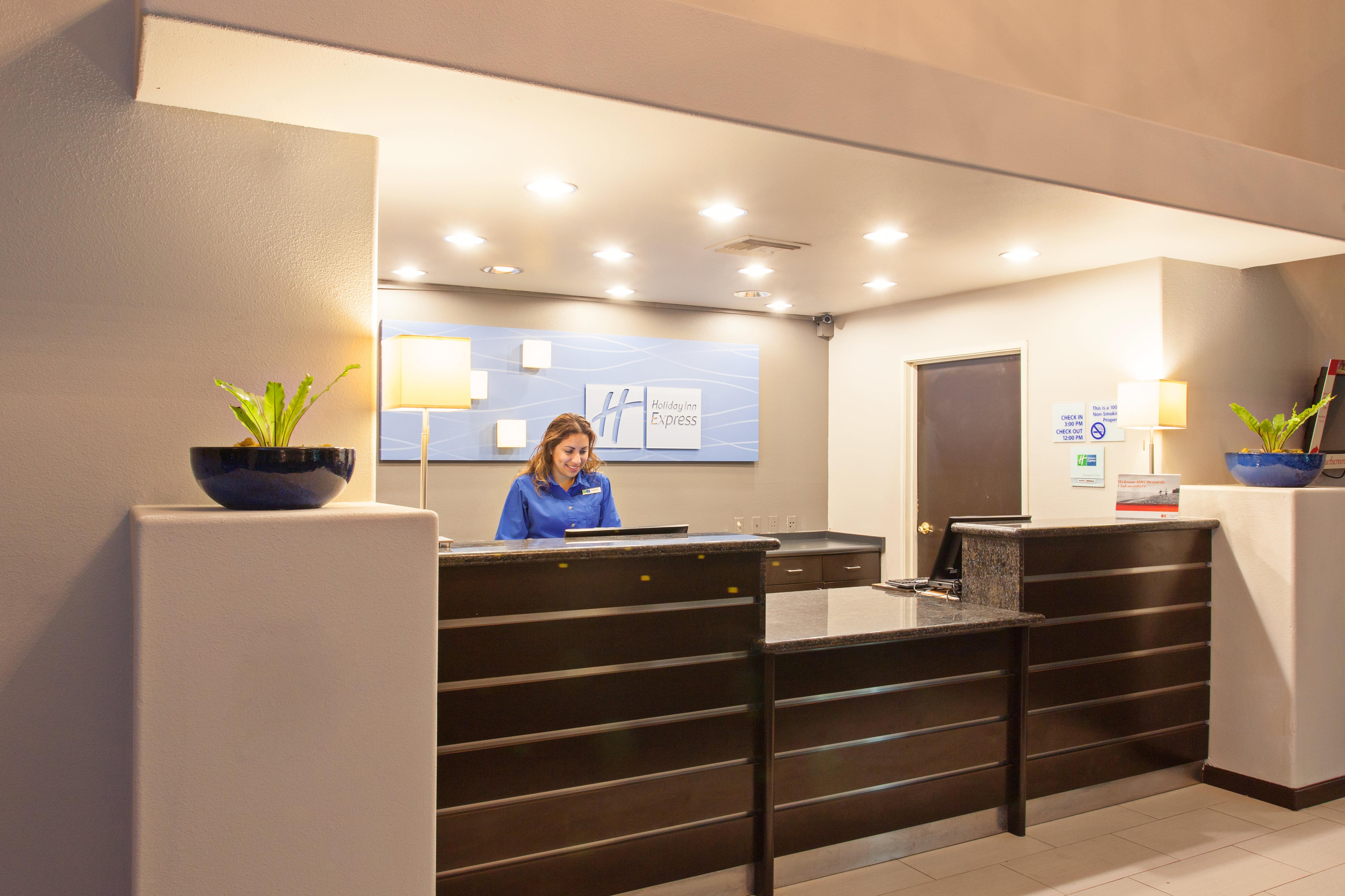Hotel Express By Ihg Temecula
