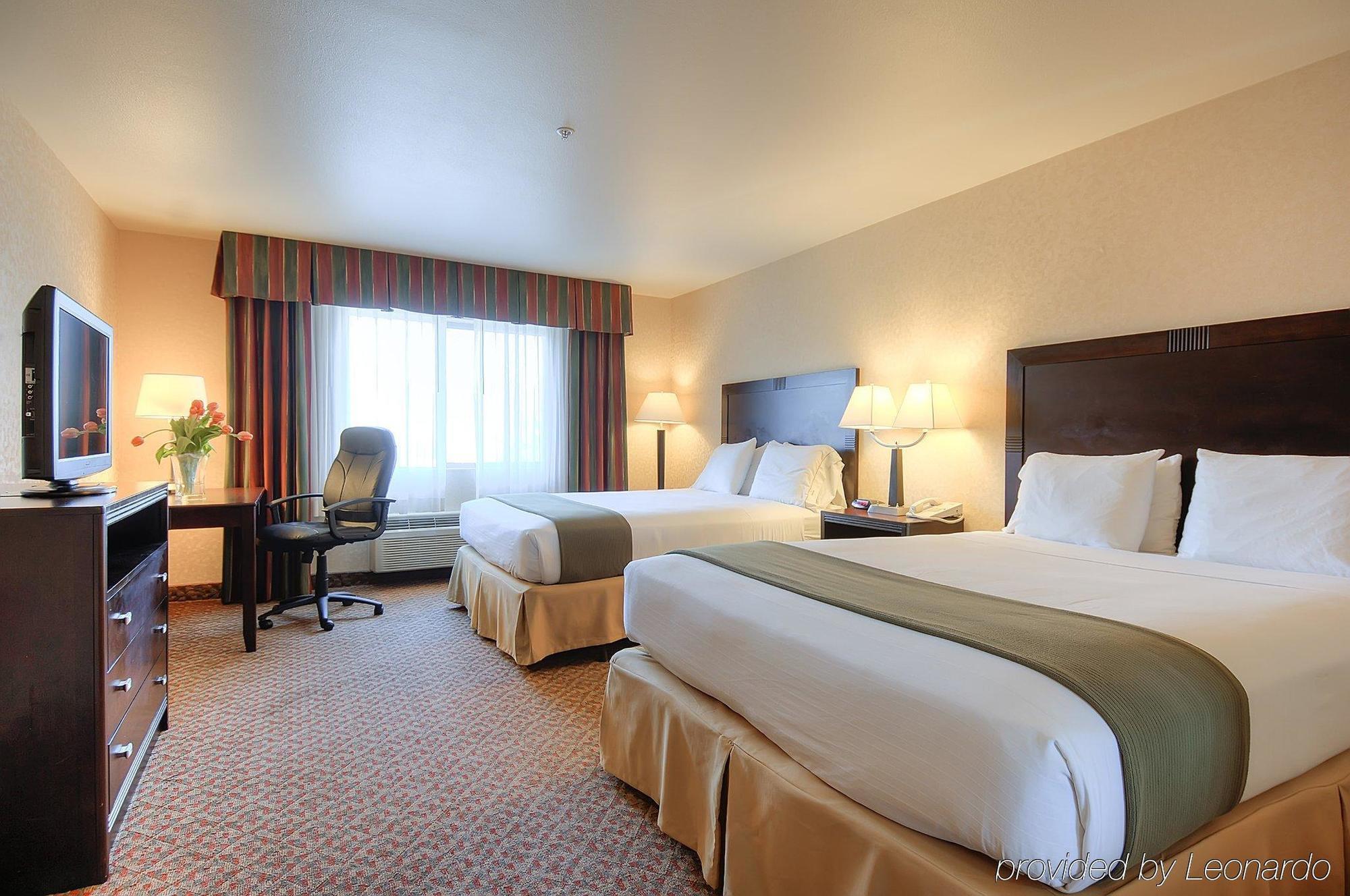 Express By Ihg Hotel 3*